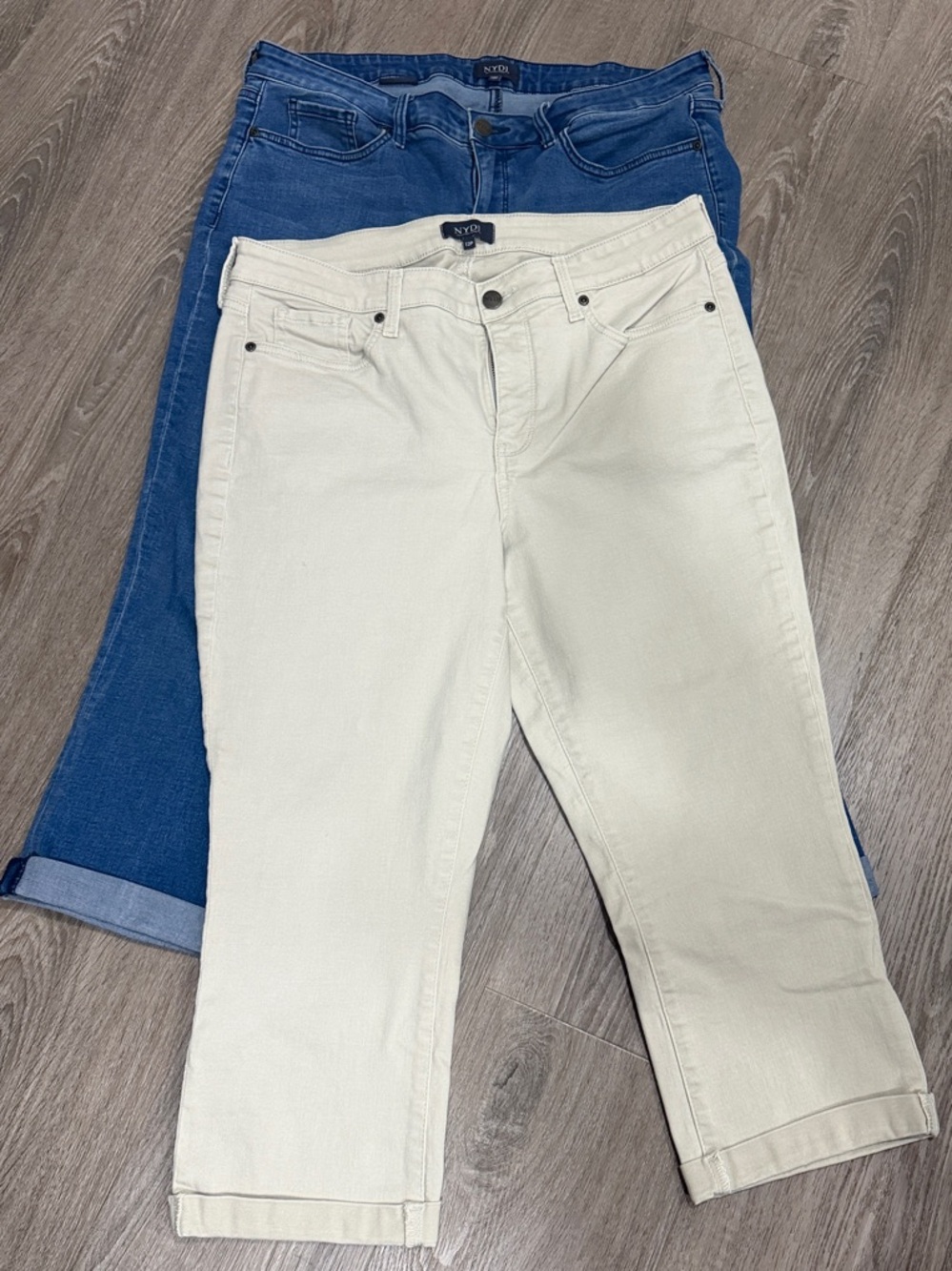 NYDJ Cropped Ankle Jeans.  Cream & Blue Denim jeans (2) LiftXTuck technology